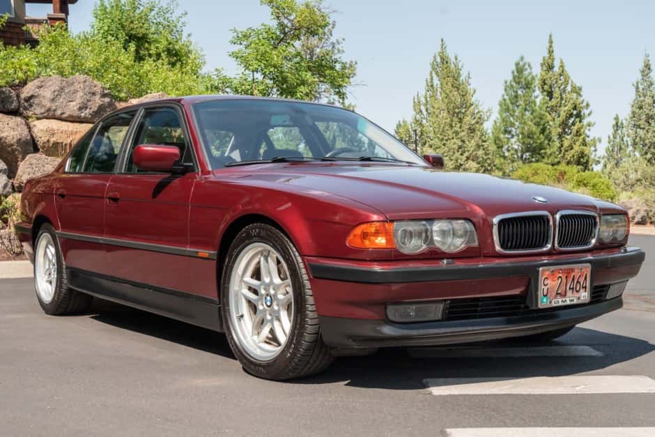 2000 BMW E38 7-Series sold for $10,000