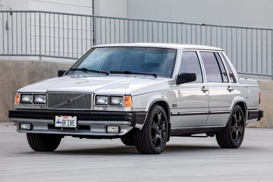1985 Volvo 700-Series sold for $2,800