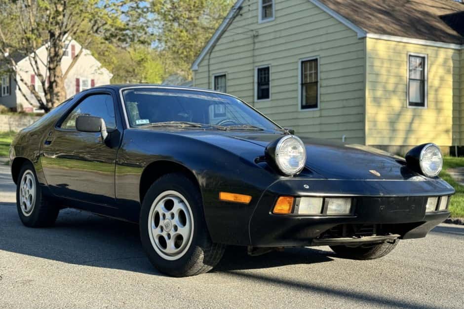 1980 Porsche 928 sold for $2,600
