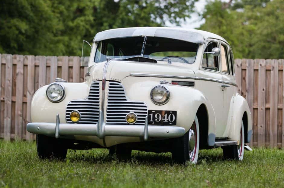 1940 Buick Special sold for $8,425