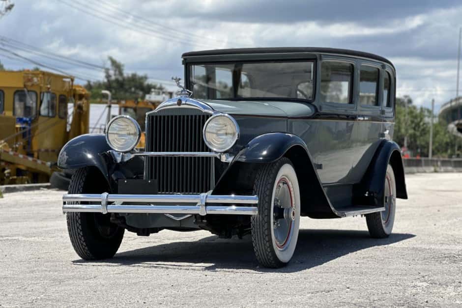 1930 Packard Eight sold for $21,000