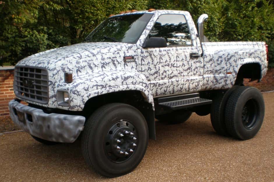 1997 GMC TopKick sold for $8,500