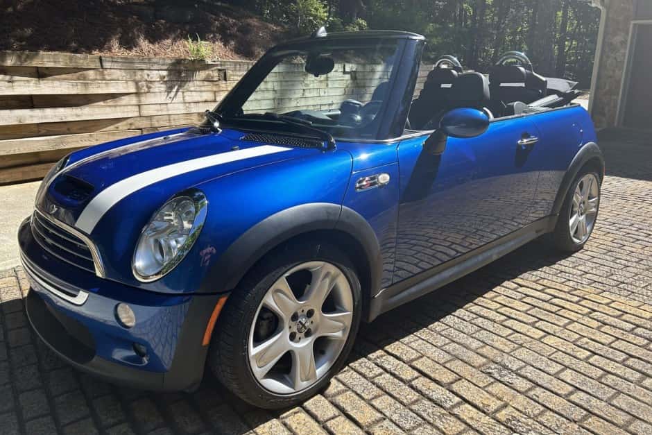 2005 Mini R52 Cooper Convertible sold for $8,600