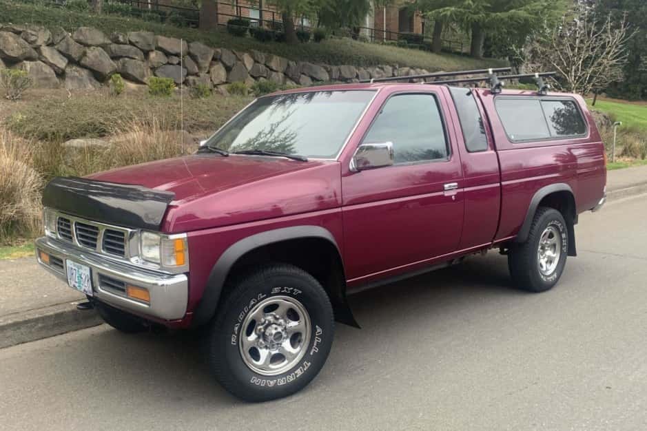 1995 Nissan Pickup sold for $7,100