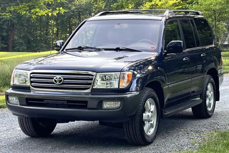 2005 Toyota Land Cruiser 100-Series sold for $16,250