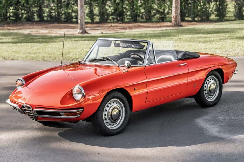 1966 Alfa Romeo 105/115 Spider Series 1 sold for $30,750