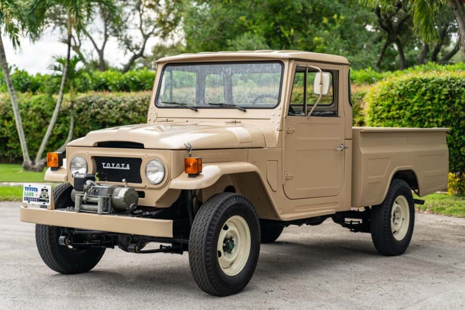 1982 Toyota Land Cruiser FJ45 sold for $24,000