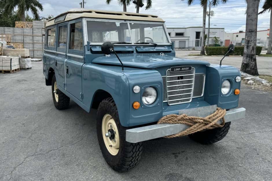 1979 Land Rover Series 109 sold for $36,250