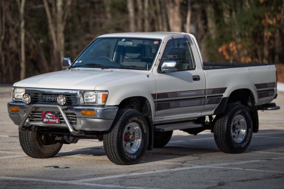1990 Toyota Pickup (N80/90/100/110 1989-1997) sold for $16,000