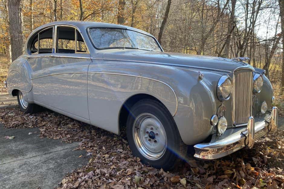 1960 Jaguar Mk VII, VIII, & IX sold for $38,000