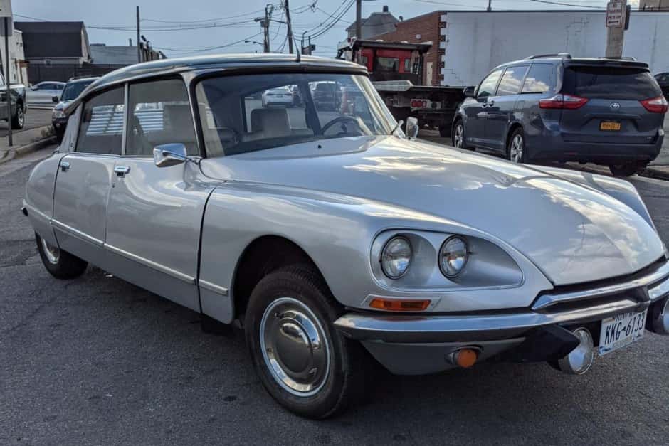 1972 Citroen DS sold for $17,000