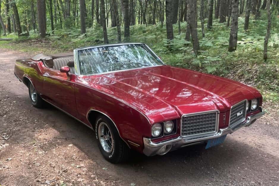1972 Oldsmobile Cutlass sold for $24,000