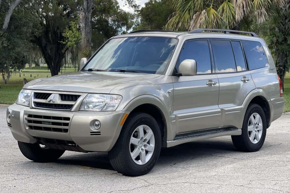 2006 Mitsubishi Pajero & Montero sold for $8,350