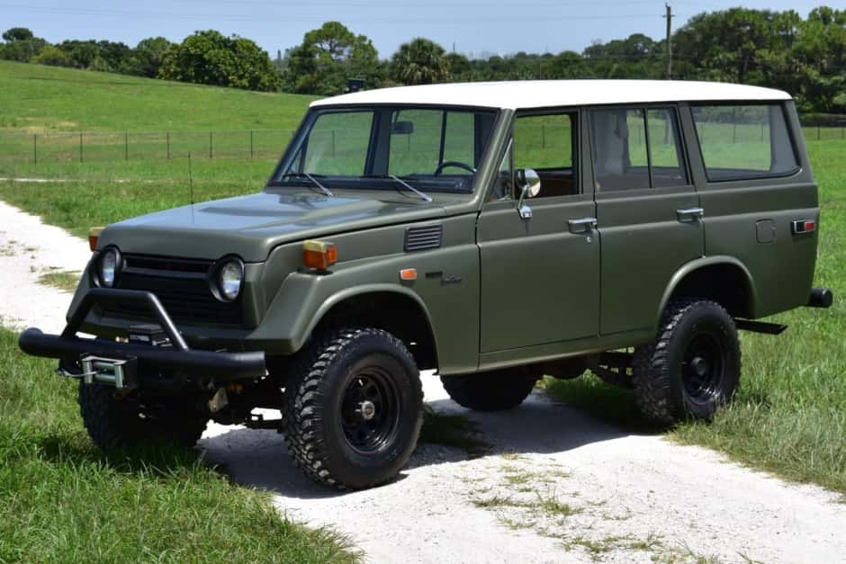 1972 Toyota Land Cruiser FJ55 sold for $17,000