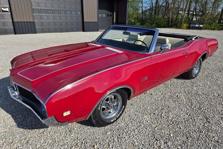 1969 Oldsmobile 442 sold for $39,000