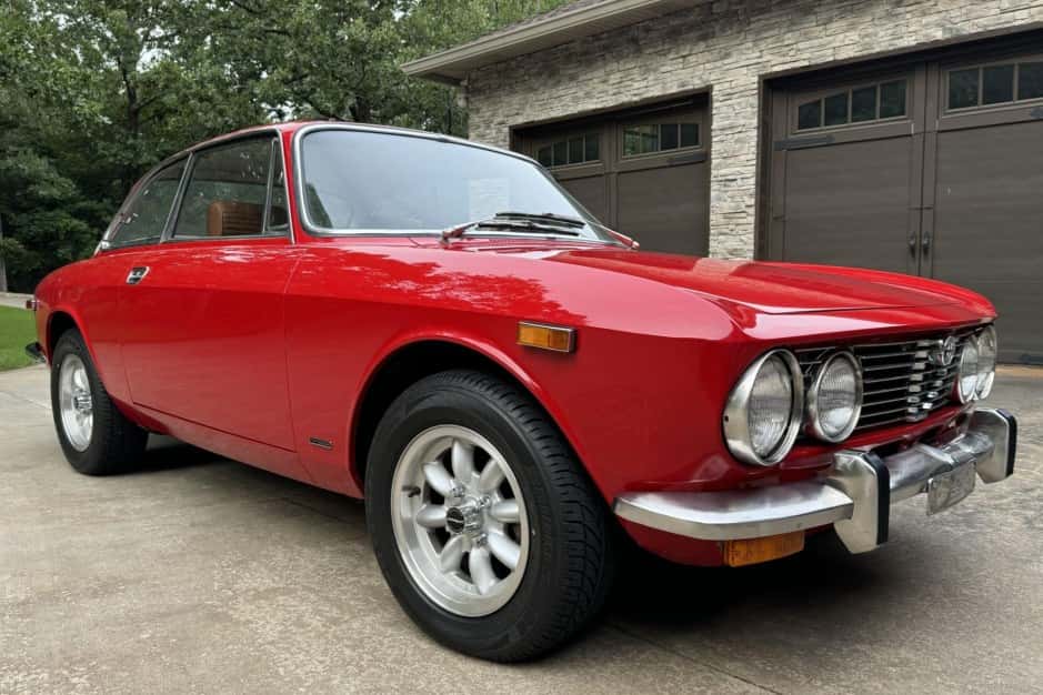 1972 Alfa Romeo 105/115 Series Coupe sold for $36,250