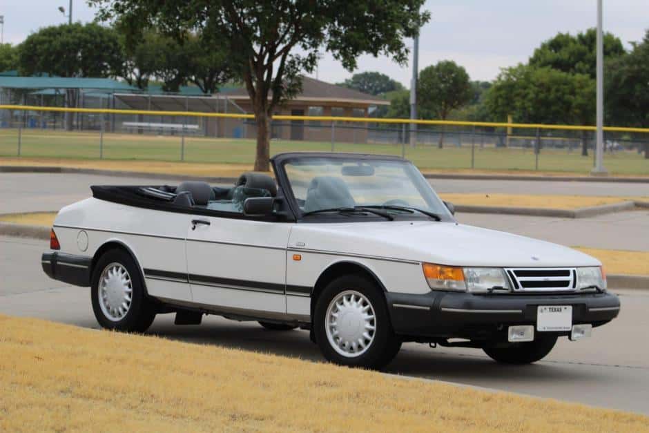 1992 Saab 900 sold for $19,000