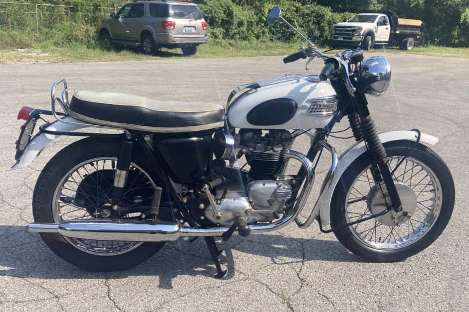 1963 Triumph Bonneville T120 sold for $6,200