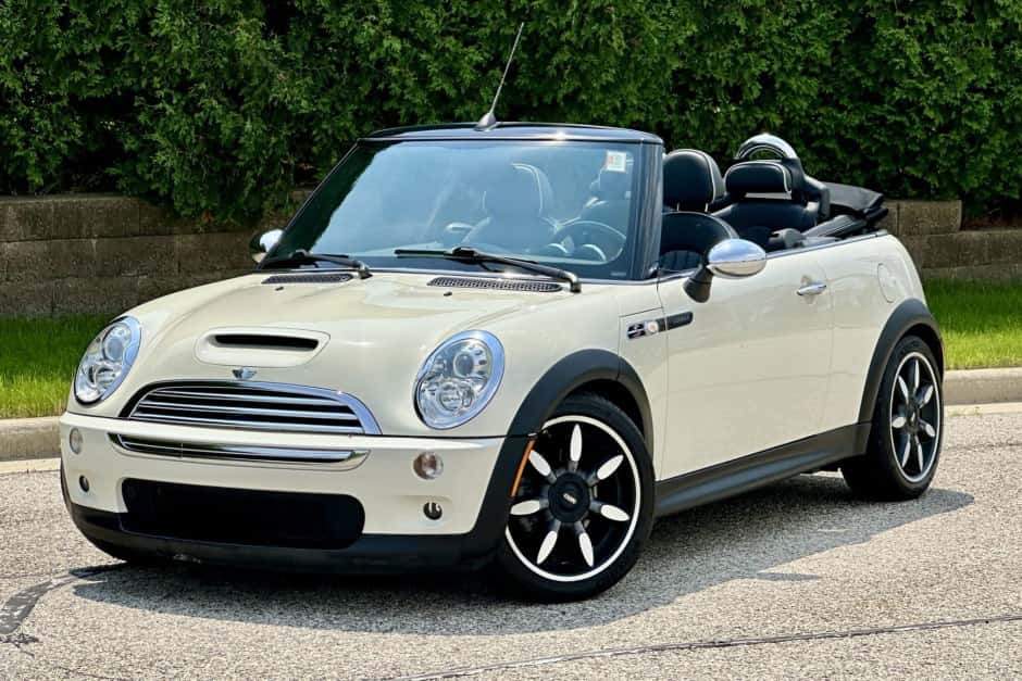 2008 Mini R52 Cooper Convertible sold for $10,750