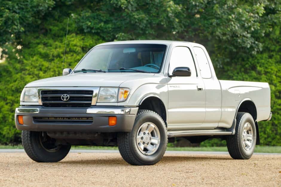 1998 Toyota Tacoma (N1X0 1995-2005) sold for $17,000
