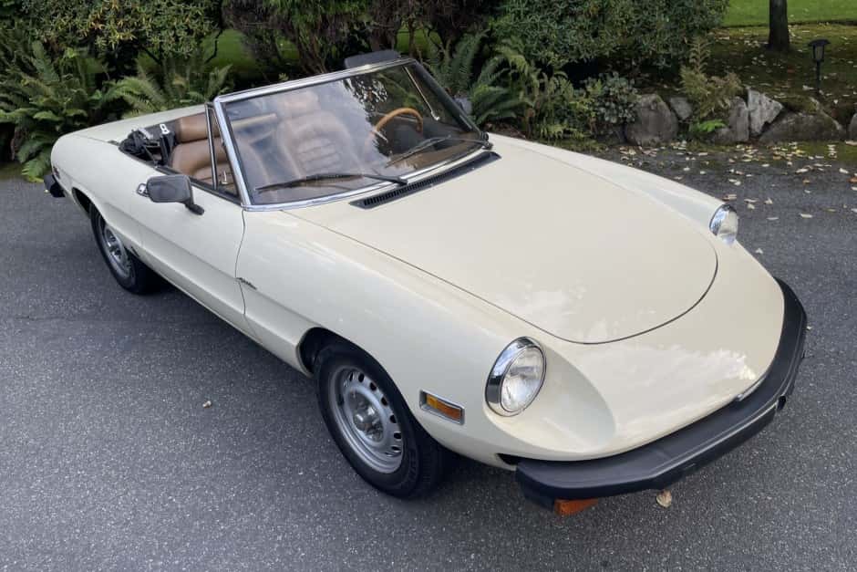 1982 Alfa Romeo 105/115 Spider Series 3 sold for $8,500
