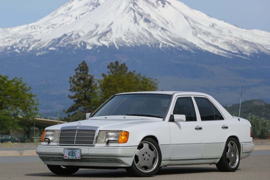 1993 Mercedes-Benz W124 E-Class sold for $9,600