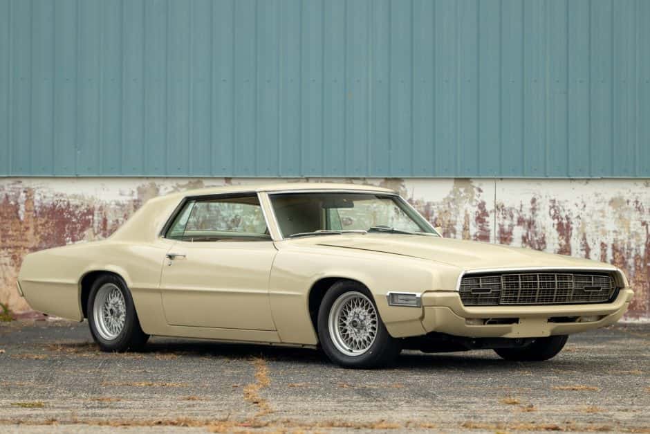 1968 Ford Thunderbird (1967-1971) sold for $6,400