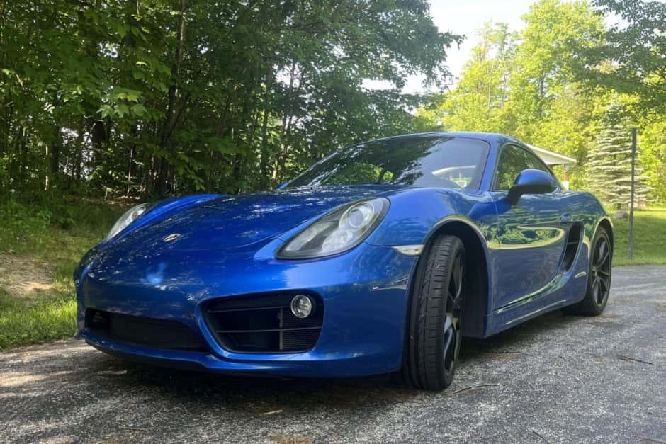 2015 Porsche 981 Cayman sold for $44,000