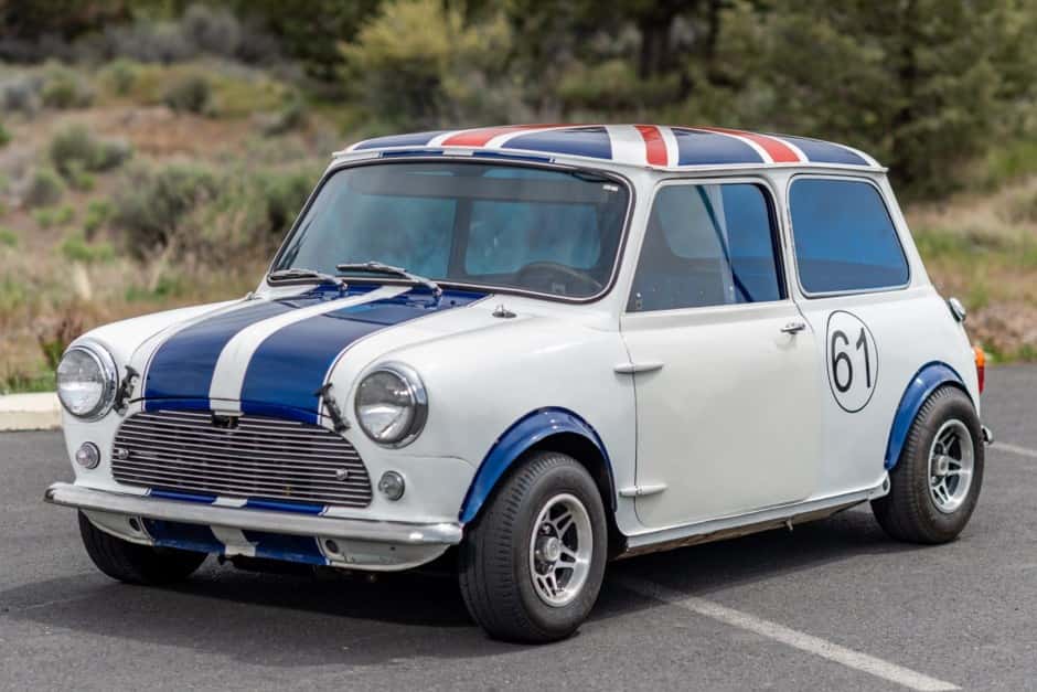 1961 Mini Mk I & Mk II sold for $11,100