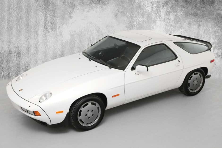 1984 Porsche 928 sold for $27,750