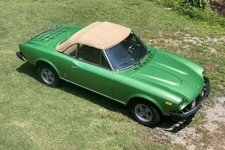 1980 Fiat 124 Spider (1966-1985) sold for $10,500
