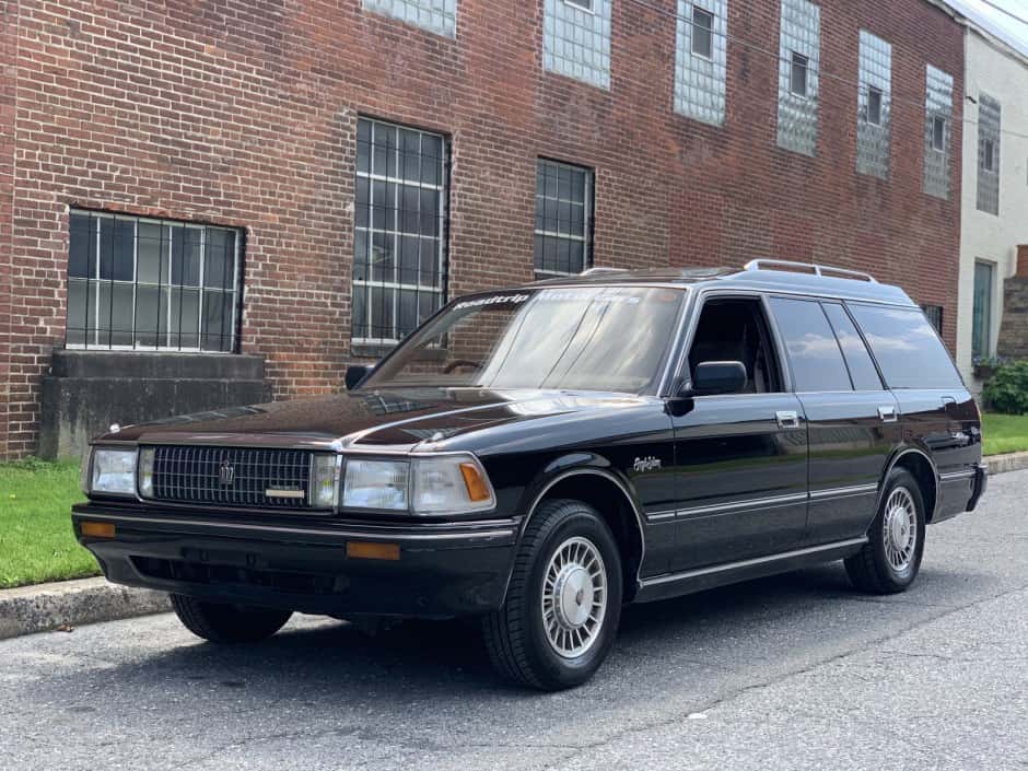 1988 Toyota Crown sold for $3,500