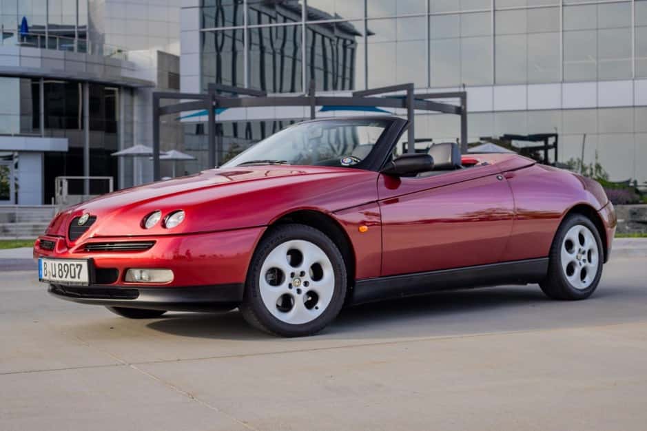 1995 Alfa Romeo GTV & Spider (Type 916) sold for $13,500