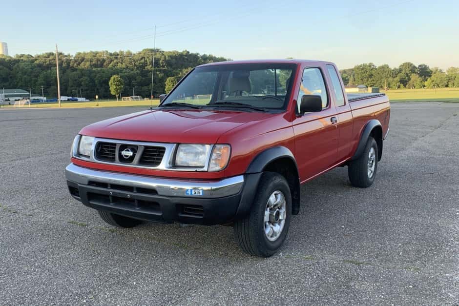1998 Nissan Pickup sold for $9,600