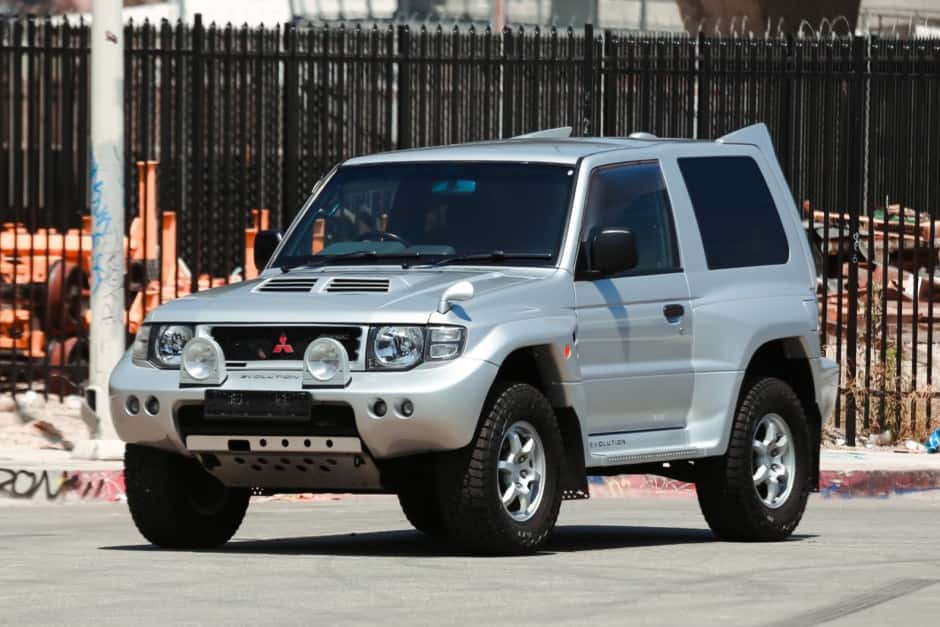 1997 Mitsubishi Pajero & Montero sold for $30,000