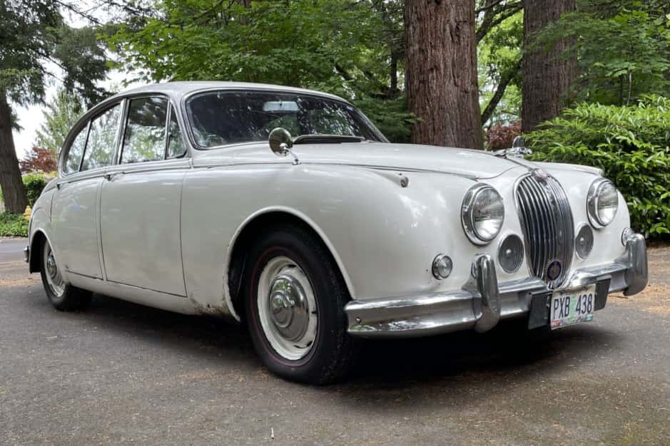 1961 Jaguar Mk II sold for $3,625
