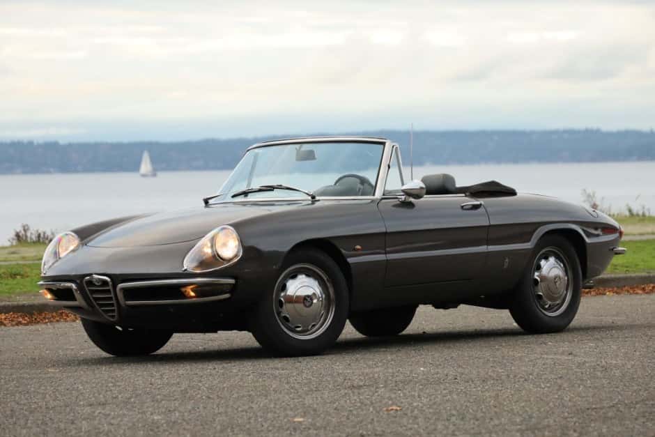 1967 Alfa Romeo 105/115 Spider Series 1 sold for $21,000