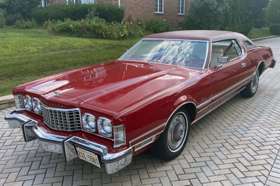 1976 Ford Thunderbird (1972-1976) sold for $17,500