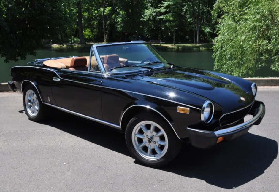 1982 Fiat 124 Spider (1966-1985) sold for $12,750