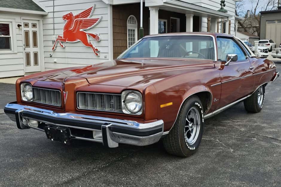 1974 Pontiac Tempest / LeMans sold for $9,300