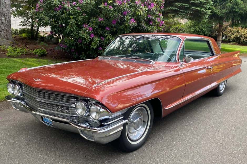 1962 Cadillac Series 62 sold for $25,250