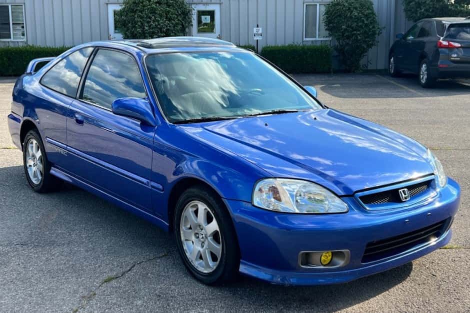 2000 Honda Civic Si sold for $10,100
