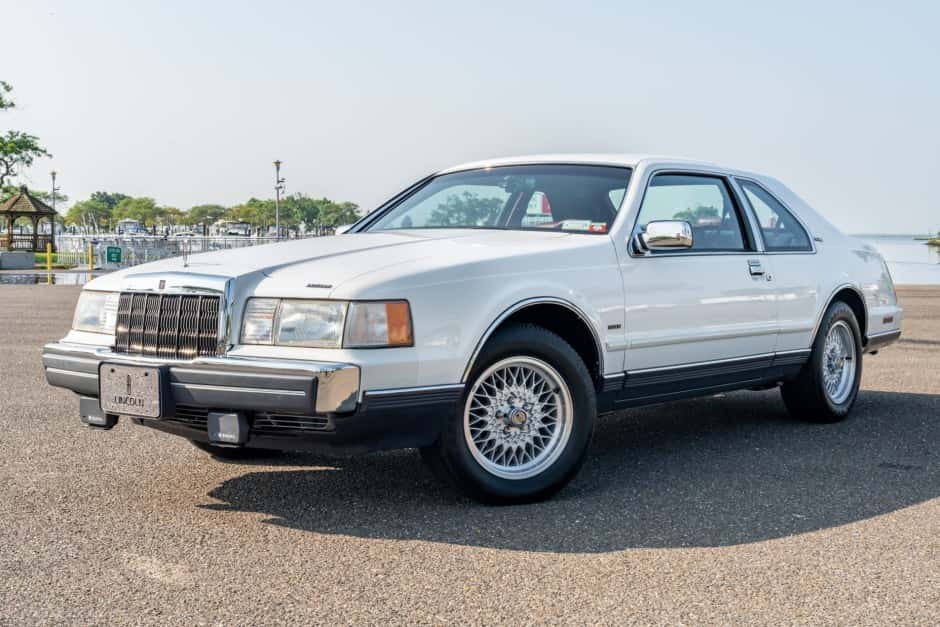 1991 Lincoln Continental Mark VII & Mark VII sold for $25,750