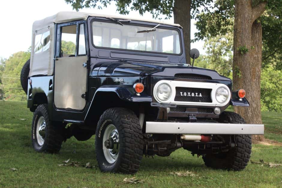 1964 Toyota Land Cruiser FJ40 sold for $18,250