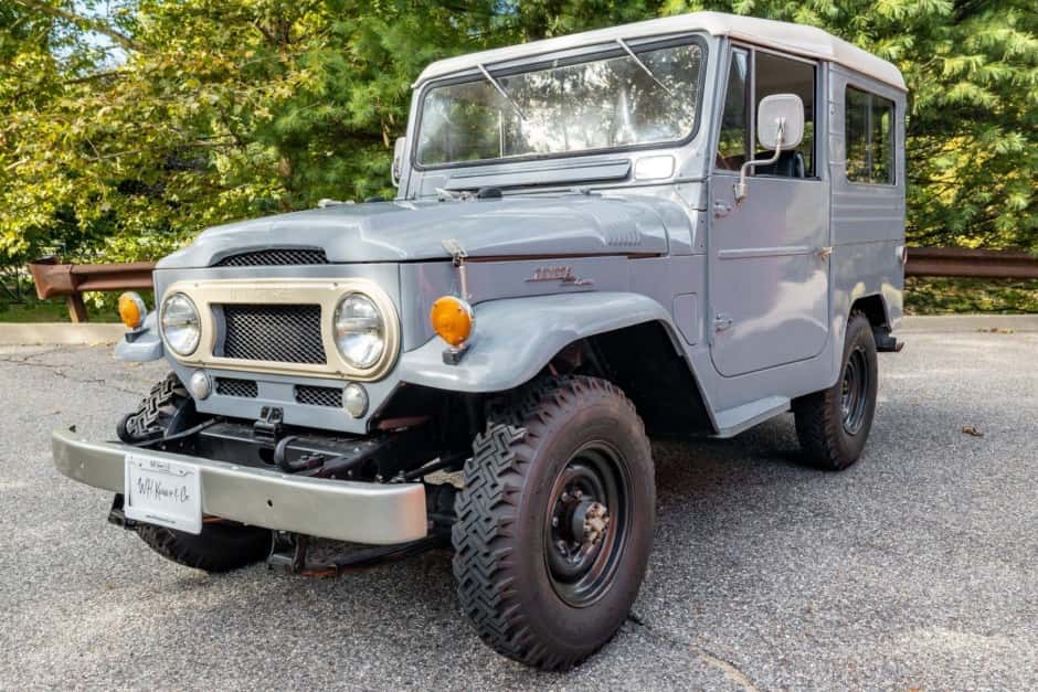 1961 Toyota Land Cruiser FJ40 sold for $14,500
