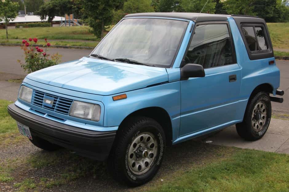 1995 Geo Tracker/Suzuki Sidekick sold for $8,100