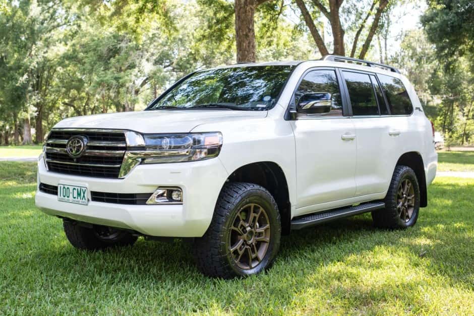 2020 Toyota Land Cruiser 200-Series sold for $88,500
