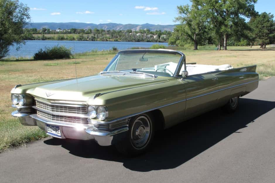 1963 Cadillac Series 62 sold for $18,001