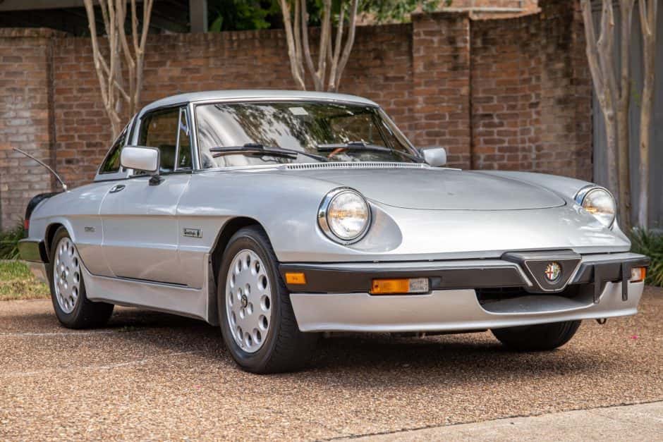 1989 Alfa Romeo 105/115 Spider Series 3 sold for $8,250