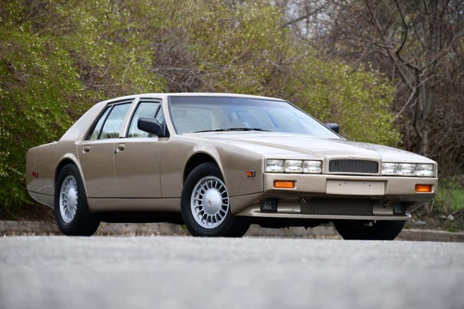 1988 Aston Martin Lagonda sold for $79,500